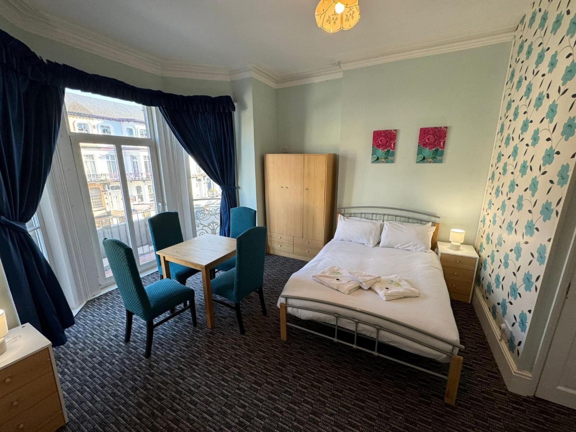 The Paradise Guest House Great Yarmouth Eksteriør billede
