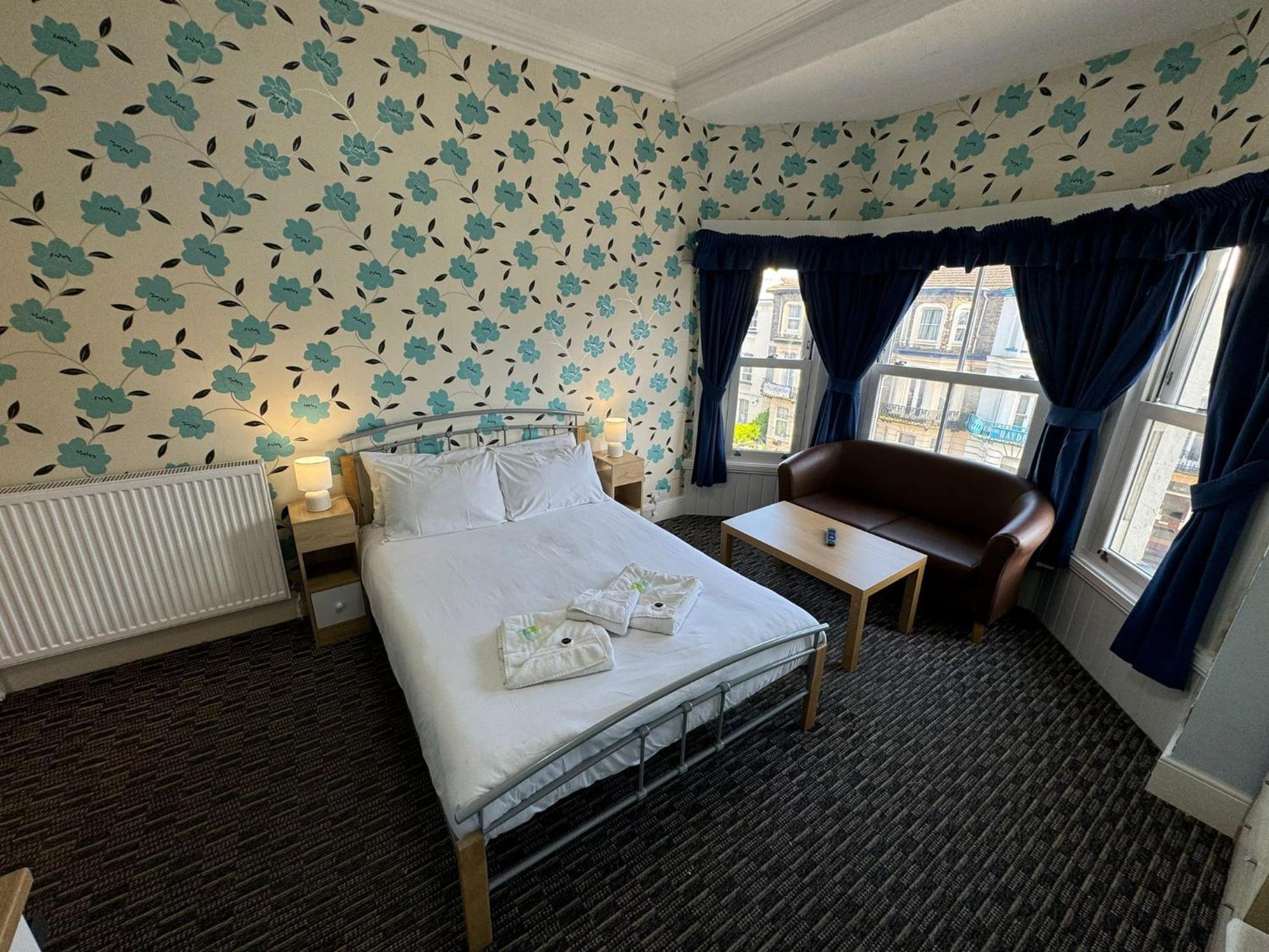 The Paradise Guest House Great Yarmouth Eksteriør billede